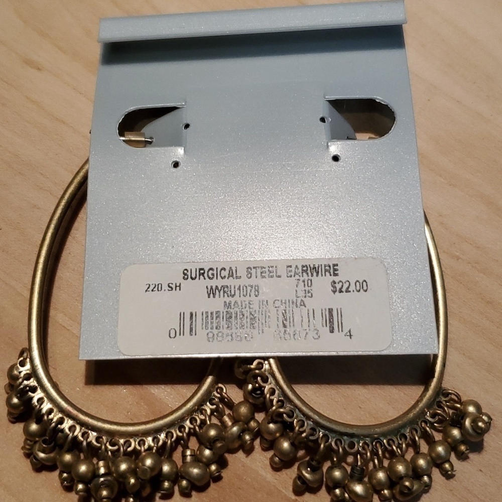 ❎️ NIB KENNETH COLE EARRINGS - Picture 4 of 7